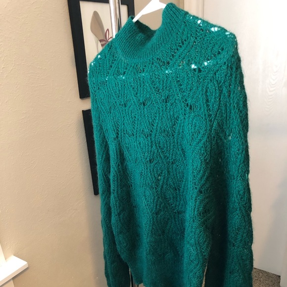SOLD - ASTR Audra Bishop Sleeve Sweater Green - Picture 8 of 9